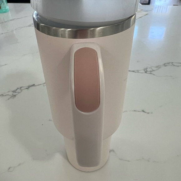 Stanley light pink Insulated Mug - Picture 2 of 5